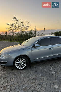 Седан Volkswagen Passat 2010 в 
