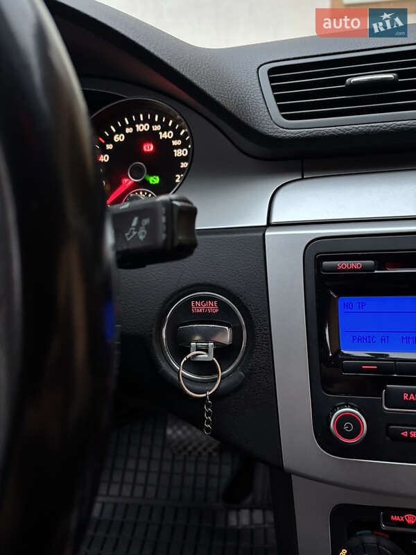 Седан Volkswagen Passat 2010 в Иршаве