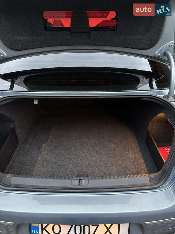 Седан Volkswagen Passat 2010 в Иршаве