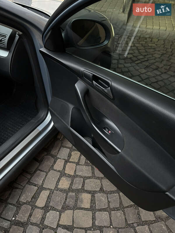 Седан Volkswagen Passat 2010 в Иршаве