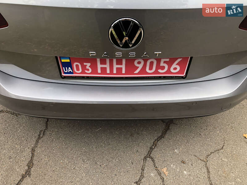 Универсал Volkswagen Passat 2020 в Киеве