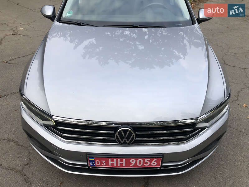 Универсал Volkswagen Passat 2020 в Киеве