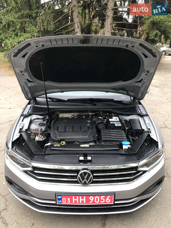 Универсал Volkswagen Passat 2020 в Киеве