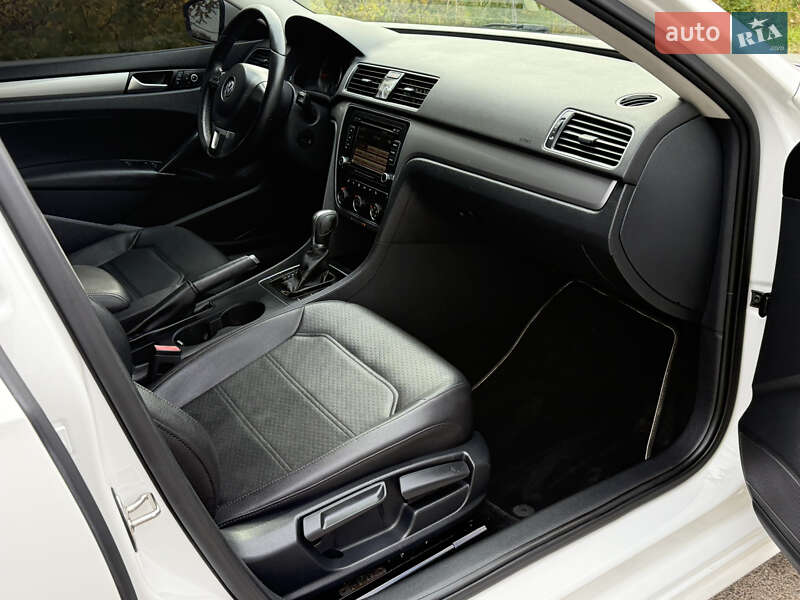 Седан Volkswagen Passat 2015 в Дубні фото 28 Седан Volkswagen Passat 2015 в Дубні