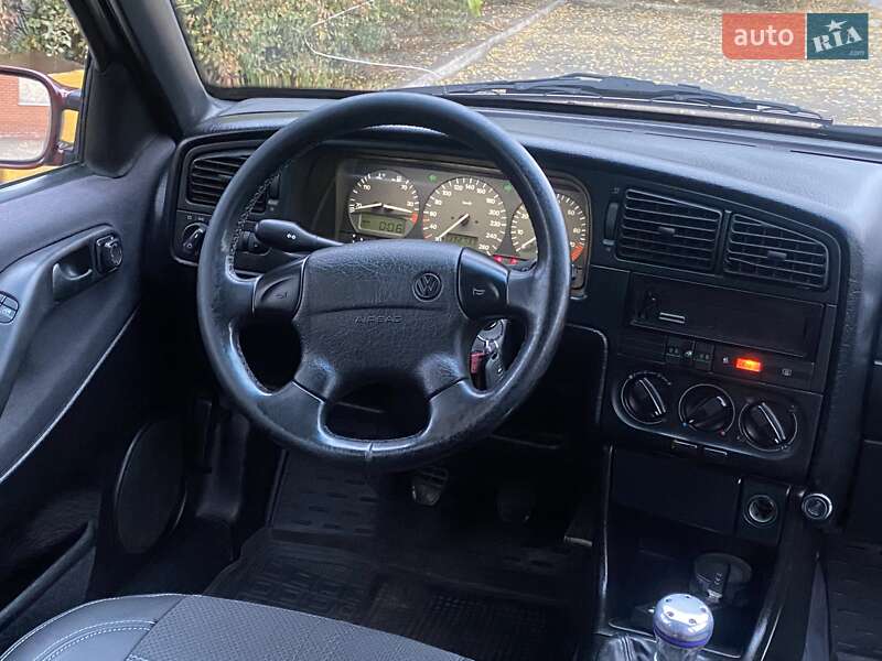 Седан Volkswagen Passat 1994 в Днепре фото 11 Седан Volkswagen Passat 1994 в Днепре