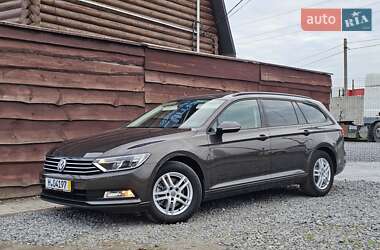 Універсал Volkswagen Passat 2016 в Шепетівці