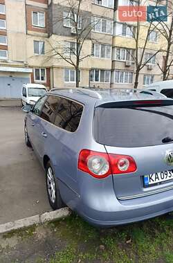 Универсал Volkswagen Passat 2010 в Киеве