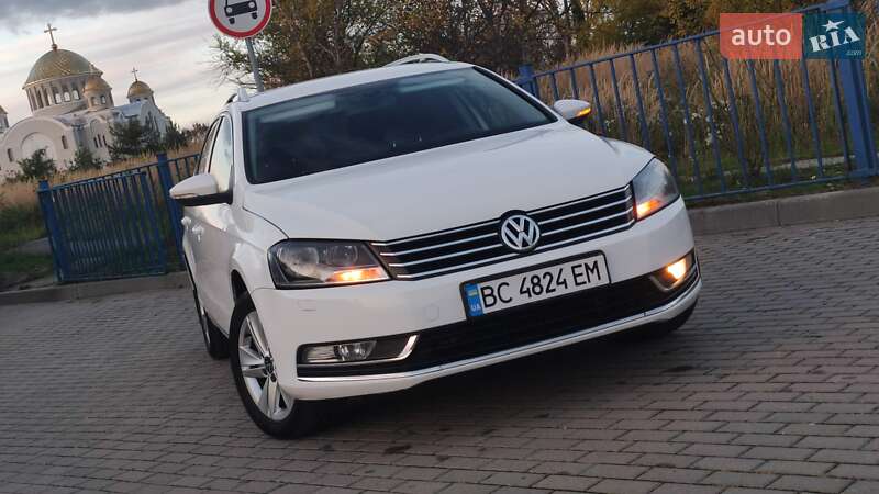 Універсал Volkswagen Passat 2012 в Дрогобичі