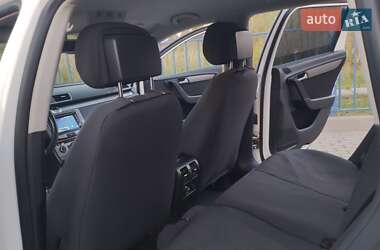 Универсал Volkswagen Passat 2012 в 