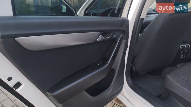 Універсал Volkswagen Passat 2012 в Дрогобичі