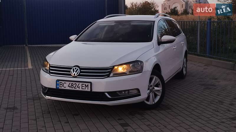 Універсал Volkswagen Passat 2012 в Дрогобичі