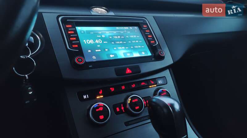Універсал Volkswagen Passat 2012 в Дрогобичі