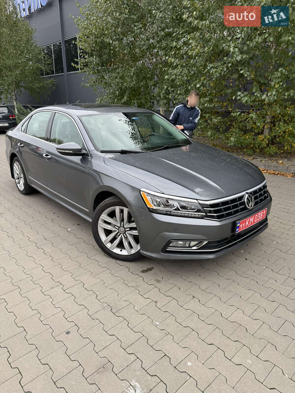 Седан Volkswagen Passat 2017 в 