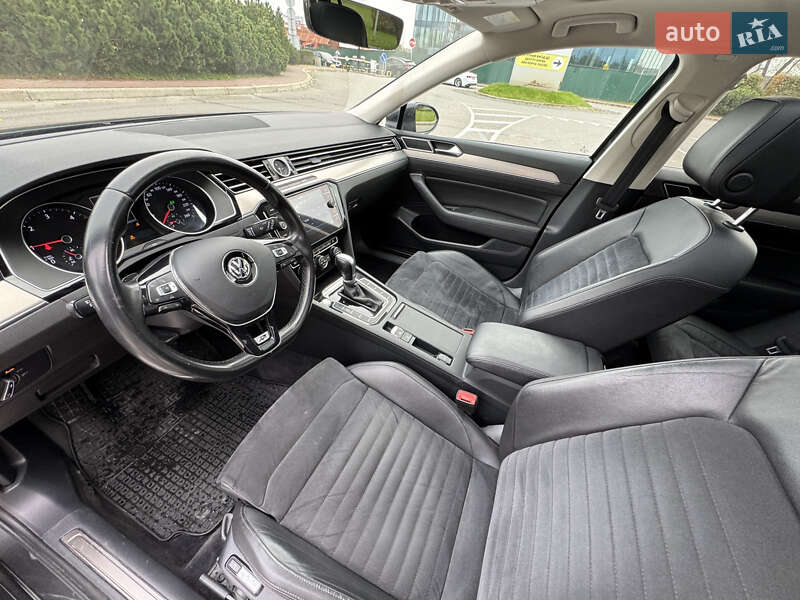 Универсал Volkswagen Passat 2018 в Киеве фото 16 Универсал Volkswagen Passat 2018 в Киеве