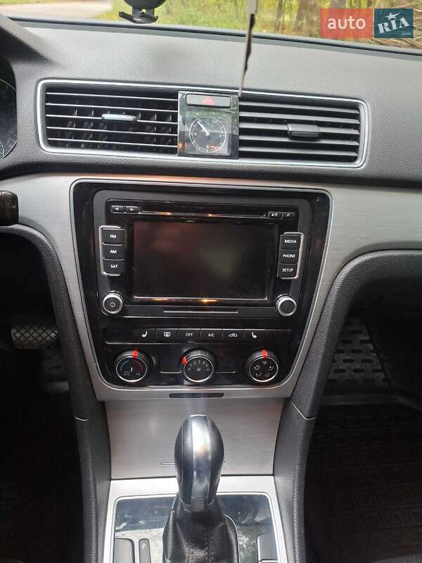Седан Volkswagen Passat 2013 в Києві
