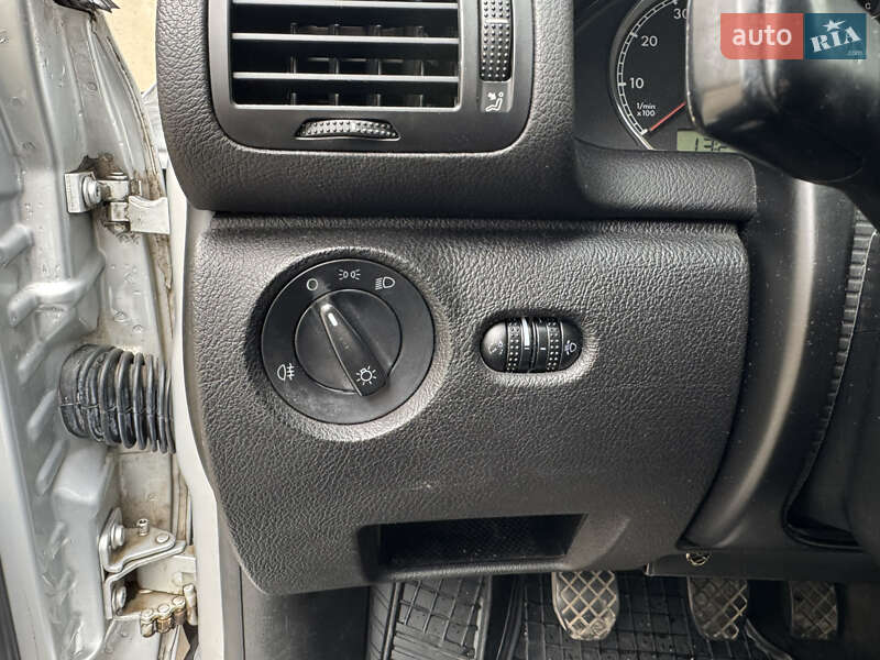 Универсал Volkswagen Passat 2002 в Звягеле фото 28 Универсал Volkswagen Passat 2002 в Звягеле