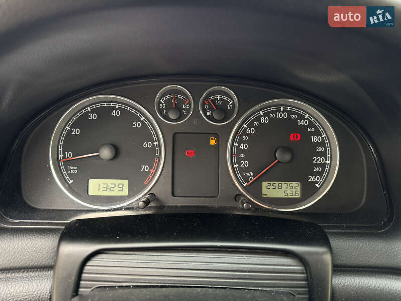 Универсал Volkswagen Passat 2002 в Звягеле фото 30 Универсал Volkswagen Passat 2002 в Звягеле