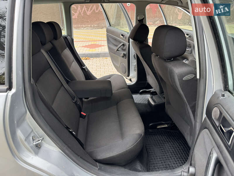 Универсал Volkswagen Passat 2002 в Звягеле фото 33 Универсал Volkswagen Passat 2002 в Звягеле