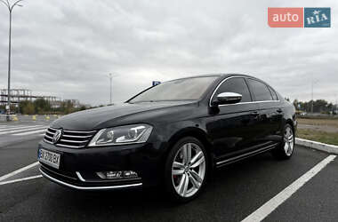 Седан Volkswagen Passat 2012 в Киеве