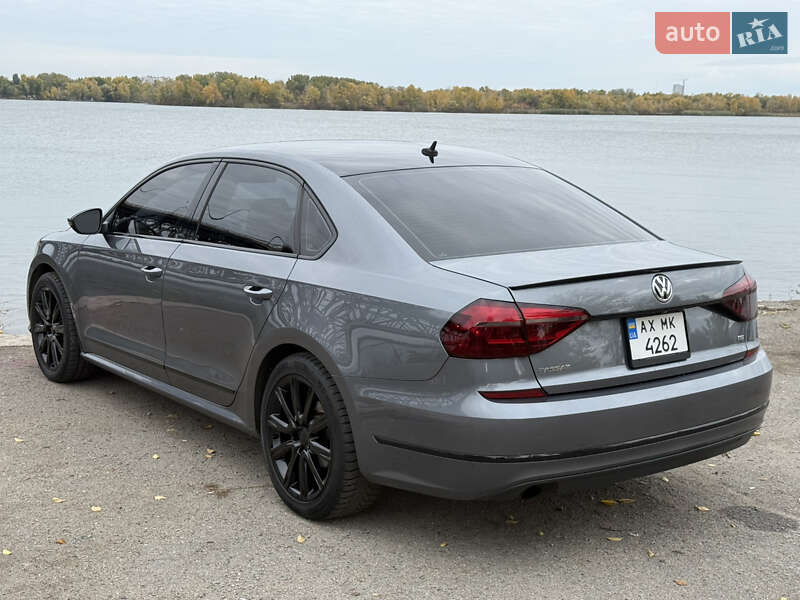 Седан Volkswagen Passat 2016 в Дніпрі