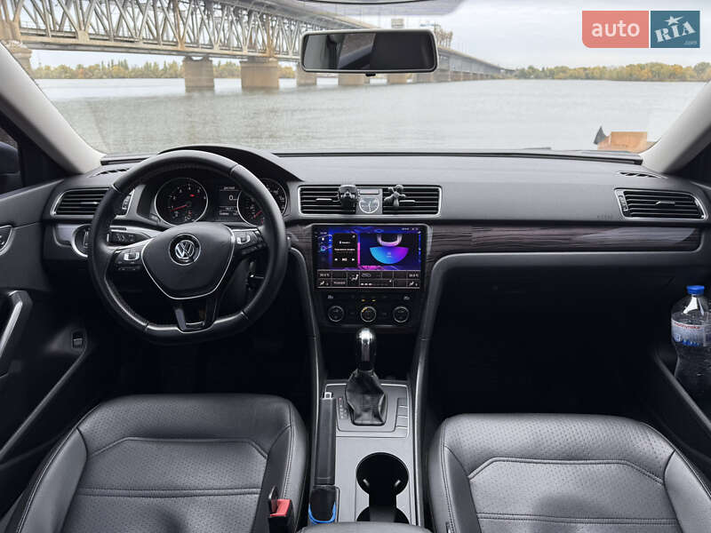 Седан Volkswagen Passat 2016 в Дніпрі