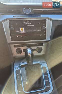 Универсал Volkswagen Passat 2015 в 