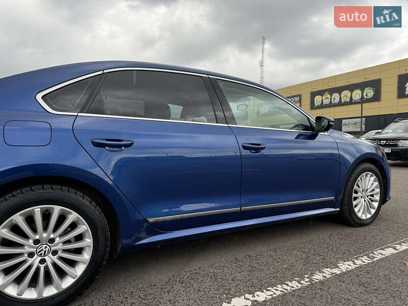 Седан Volkswagen Passat 2017 в Ровно