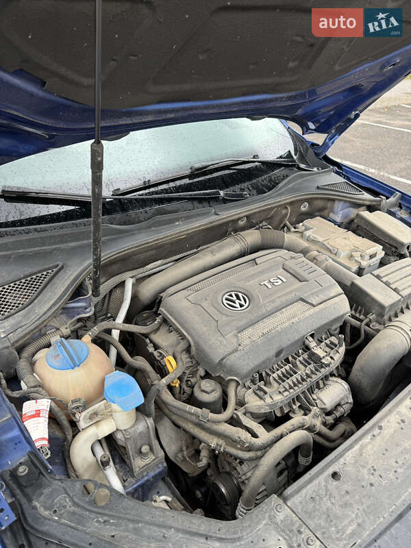 Седан Volkswagen Passat 2017 в Ровно