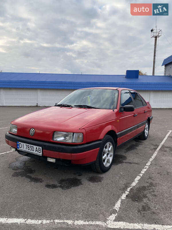 Седан Volkswagen Passat 1992 в Радивиліві
