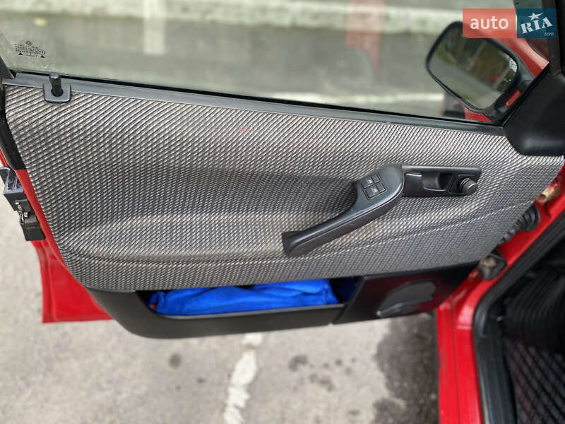 Седан Volkswagen Passat 1992 в Радивиліві