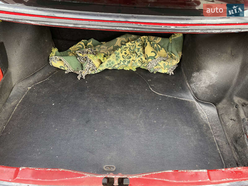 Седан Volkswagen Passat 1992 в Радивиліві