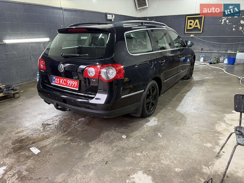 Універсал Volkswagen Passat 2010 в Нововолинську