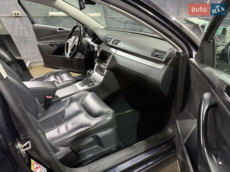 Універсал Volkswagen Passat 2010 в Нововолинську