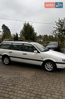 Универсал Volkswagen Passat 1996 в 