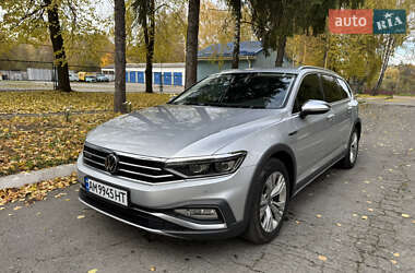 Универсал Volkswagen Passat 2020 в Корце
