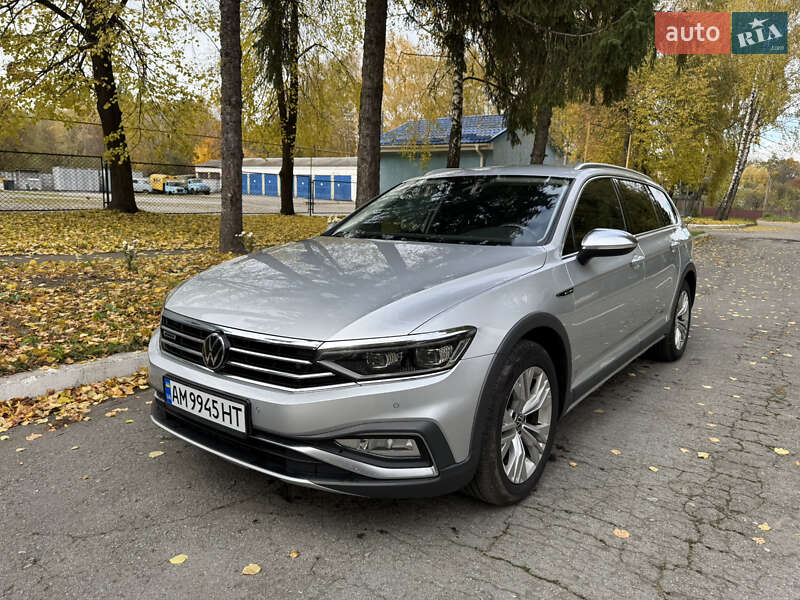 Универсал Volkswagen Passat 2020 в Корце