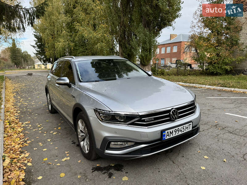 Универсал Volkswagen Passat 2020 в Корце