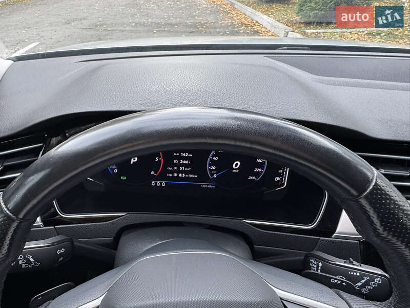Универсал Volkswagen Passat 2020 в Корце