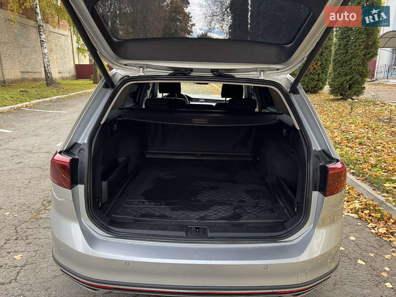Универсал Volkswagen Passat 2020 в Корце