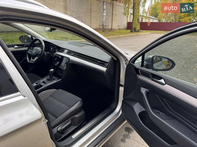 Универсал Volkswagen Passat 2020 в Корце