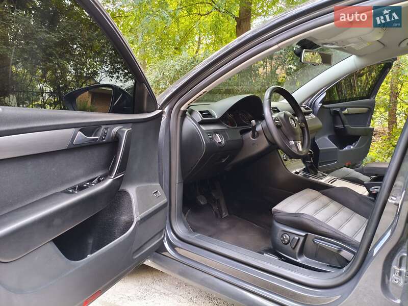 Універсал Volkswagen Passat 2012 в Львові фото 17 Універсал Volkswagen Passat 2012 в Львові