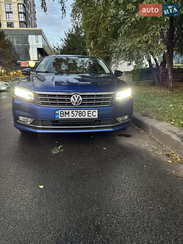 Седан Volkswagen Passat 2017 в Ровно