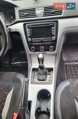Седан Volkswagen Passat 2012 в 