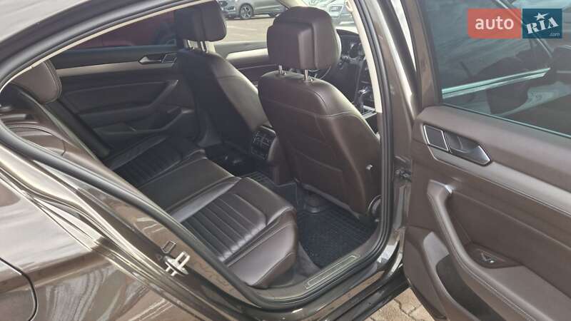 Седан Volkswagen Passat 2016 в Житомире фото 18 Седан Volkswagen Passat 2016 в Житомире