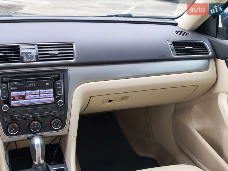 Седан Volkswagen Passat 2015 в Києві