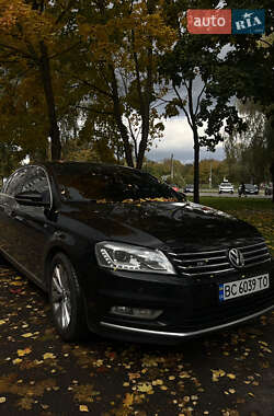 Седан Volkswagen Passat 2013 в Львове