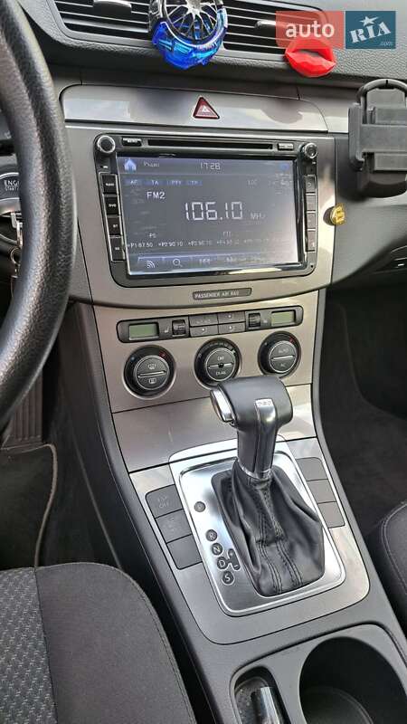 Универсал Volkswagen Passat 2009 в Житомире