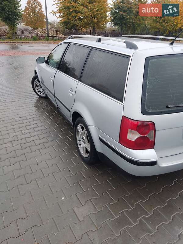 Універсал Volkswagen Passat 2002 в Овручі
