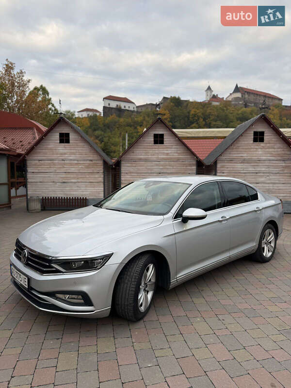 Седан Volkswagen Passat 2020 в Мукачево фото Седан Volkswagen Passat 2020 в Мукачево