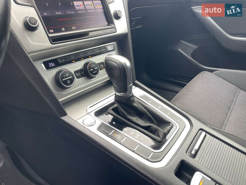 Універсал Volkswagen Passat 2015 в Луцьку фото 33 Універсал Volkswagen Passat 2015 в Луцьку